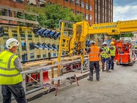 Heavydrive setzt gebogene Scheiben in Bürogebäude ein