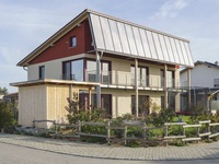 Einfamilienhaus der Familie Holzner mit Solarthermie-Paneelen