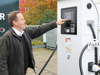 All-in-One-Energielösung: PV-Strom für Lkw und Busse All-in-One-Energielösung: PV-Strom für Lkw und Busse