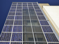 BIPV: Unklare Regeln beim Brandschutz für Solarfassaden