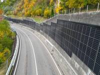Solarstrom von der Mauer: So funktioniert Wall-PV