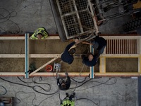 Lehm-Holz-Massivdecke: Ein Bauteil rein aus Holz und Erde