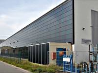 BIPV an Industriefassaden: Immer mehr Montagesysteme auf dem Markt