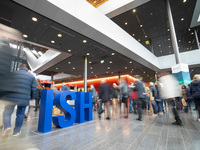 Auf der ISH treffen sich die Experten der SHK-Branche, um mit innovativen Ansätzen den Gebäudesektor nachhaltiger zu gestalten.