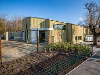 Deckenstrahlheizungen für Elefant und Giraffe