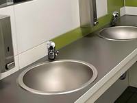 Gesamtschule Wällenberg Hasberge Tempomatic 4 Waschtische von Delabie