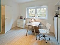 Fenster im Keller sollten regelmäßig geöffnet werden – ganz besonders nach dem ersten Innenausbau oder nach einer Renovierung.