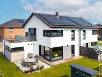 Doppelhäuser ermöglichen die effiziente Nutzung von Grundstück und Bauressourcen – und schaffen modernen Wohnraum mit echtem Preisvorteil.