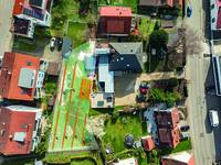 Villa mit V-Graben: Referenzprojekt Zweifamilienhaus mit Ferienwohnung in Mössingen