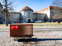 Rostige Heizung vor dem Bundeswirtschaftsministerium