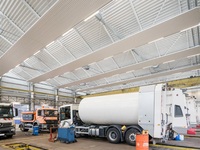 Zehnder Deckenstrahlplatten Kfz-Werkstatt