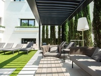 KE gestaltet Pool-Lounge und Dachterrasse einer Villa in Madrid