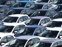 Elektroauto erreicht den Massenmarkt: Chinesische Hersteller und Tesla gewinnen Anteile