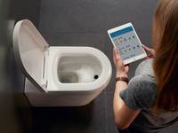 App-gesteuertes WC mit automatischer Urinanalyse auf der ISH vorgestellt