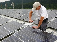 Solarmodule: Talfahrt der Modulpreise verliert an Schwung