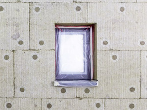 Wie Sie Raffstoren und Rollladen sicher auf WDVS befestigen