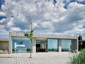 Schüco-Objektbericht: Ferienhaus mit einzigartigem Blick aufs Wasser