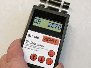 Monty BC 180: Feuchteindikator für Bodenaufbauten