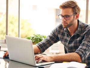 Trotz guter Zusammenarbeit: Motivation im Homeoffice sinkt