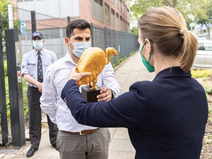 "Dreisteste Umweltlüge": Deutsche Umwelthilfe vergibt Goldenen Geier