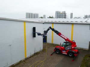 SunBrush Mobil: Reinigungsgerät WallCleaner für Industriefassaden