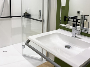 Pflegegerechtes Bad auf kleinem Grundriss