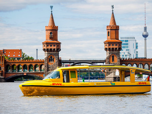 Leinen los: DHL verteilt Pakete mit einem Solarschiff