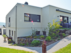 Keller, Teilkeller oder Bodenplatte – Bauherren haben verschiedene Möglichkeiten für den Unterbau ihres Hauses.