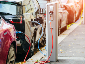 Zahl der Ladestationen in Deutschland verdoppelt sich: Jährlich prüfen lassen