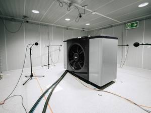 Das WOLF Schalllabor ist entsprechend der Norm ISO 3744 für Schallleistungsmessungen der Genauigkeitsklasse 2 zertifiziert.