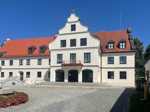 Praxisreport: Mauertrockenlegung und Komplettsanierung im historischen Rathaus