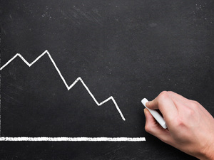 Sinkende Absatzzahlen in einem Diagramm