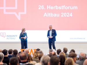Sanierungsexpertinnen und -experten trafen sich am 20. November 2024 zum fachlichen Austausch auf dem Herbstforum Altbau in Stuttgart.