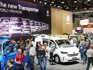 Letzten Herbst konnten Interessenten den e-Transporter von VW Nutzfahrzeuge erstmalig in Augenschein nehmen. Marktstart soll in diesem Frühjahr sein.