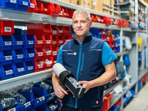 Die Lagerhaltung von Klebstoffen und Zubehör ist produktgerecht zu gestalten. Eine gute Dokumentation gibt Auskunft über Umgebungsbedingungen und Verfalldaten.