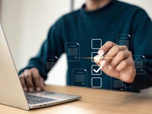 Gehalts-Umfrage von haustec.de: Wie tickt die Gebäudetechnik 2025?