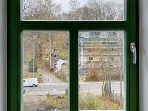 Fenstersanierung im Denkmal: Warum maximale Schalldämmung nicht immer maximalen Komfort bringt