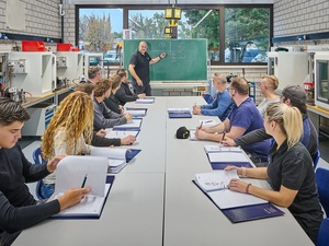 Präsenzschulungen oder Online-Auffrischungskurse: Die Bundesfachschule Kälte-Klima-Technik ist auf die neuen Anforderungen und Inhalte für Sachkundebescheinigungen vorbereitet.