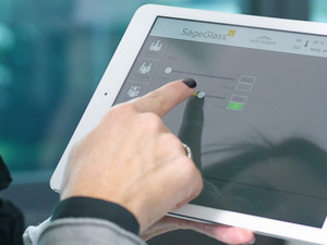 Intelligentes Glas: Sonnenschutz per App
