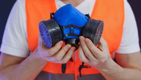 Aufgepasst beim Arbeiten: Diese Gefahrstoffe gibt es in der Gebäudetechnik