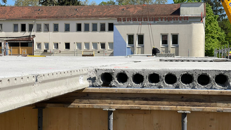 Klimadecken im Geschosswohnbau: nachbarunabhängige Wartung erstmals direkt von unten